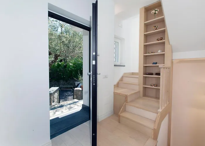 - Tittina * Sorrento